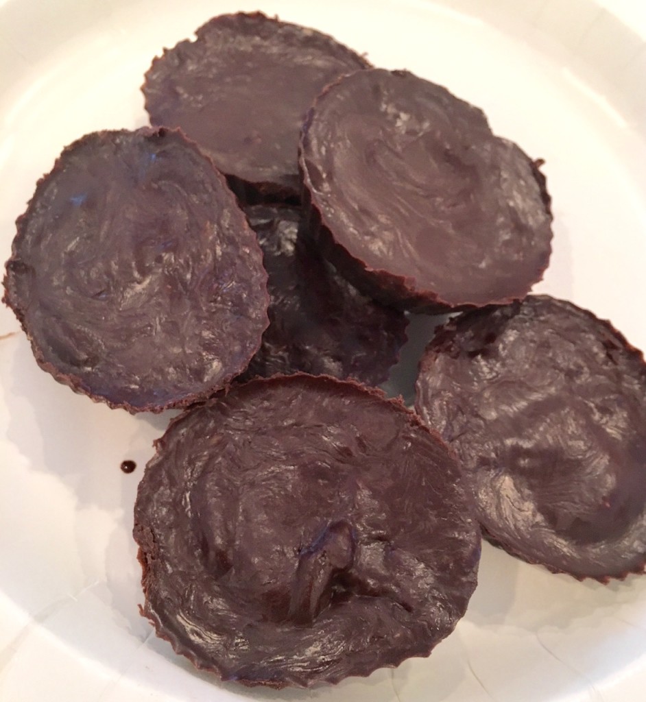 clean eating chocolate peanut butter cups